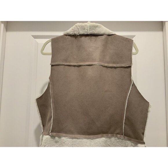 Chicos Vest Medium (2) Brown and Cream Suede & Faux Fur Vest Warm Layer - Picture 5 of 10